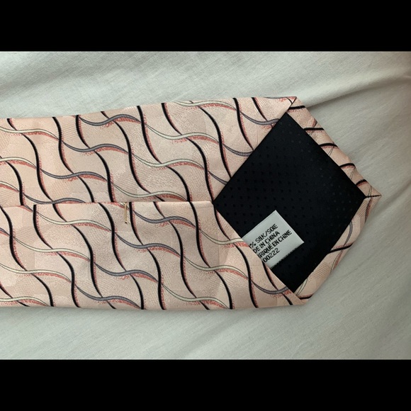 Vintage Pink Designed Tie - Picture 2 of 2